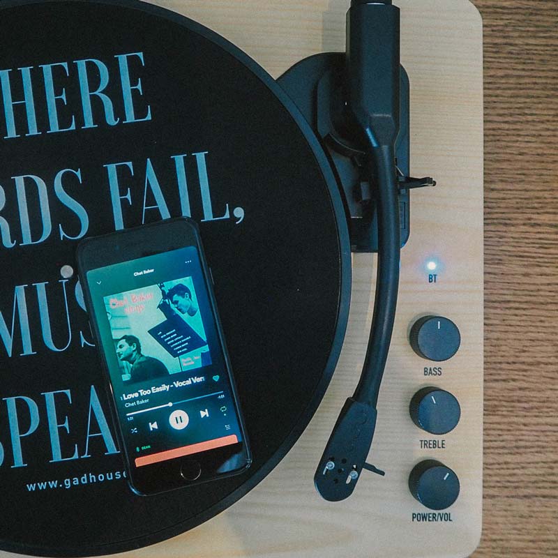 GadHouse Bluetooth Turntable Dean Ivory